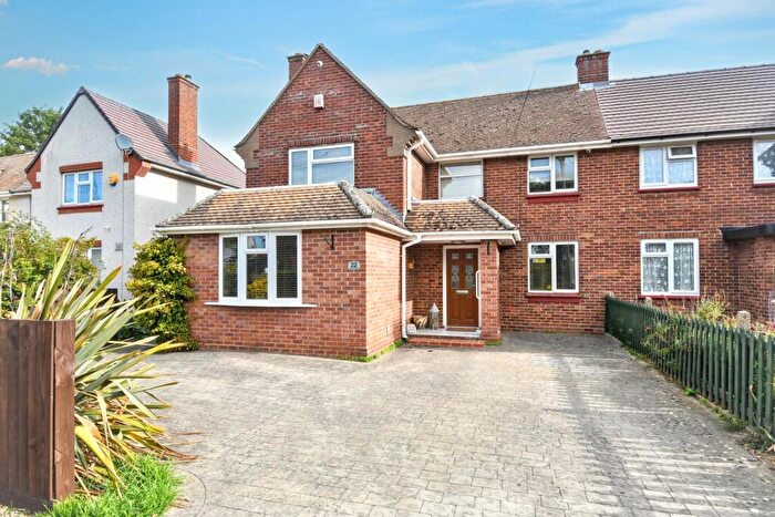 4 Bedroom Semi-Detached House For Sale In Bruce Road, Kempston, Bedford, MK42