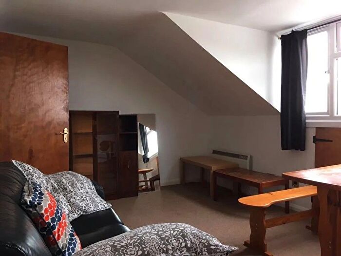 1 Bedroom Flat To Rent In Grosvenor Avenue, London, N5