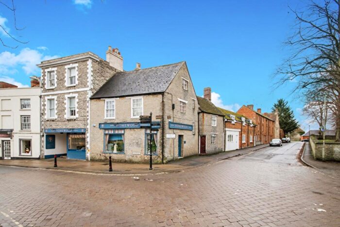 2 Bedroom Apartment To Rent In Causeway, Bicester, OX26
