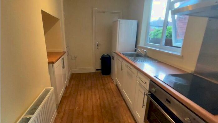 4 Bedroom Semi-Detached House To Rent In Marlborough Road, Nottingham, NG9