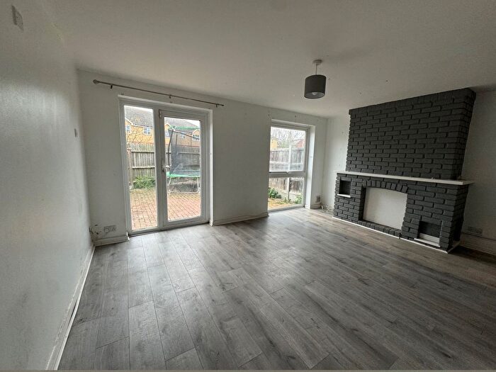 4 Bedroom Semi-Detached House To Rent In Essex, Tilbury, RM18