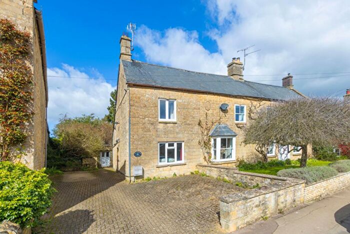 3 Bedroom House For Sale In High Street, Milton-Under-Wychwood, OX7