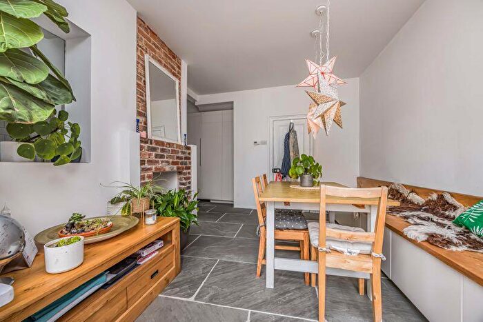3 Bedroom Terraced House For Sale In Stamshaw Road, Portsmouth, PO2