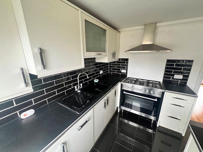 2 Bedroom Apartment To Rent In Hemel Hempstead, Hertfordshire, HP2
