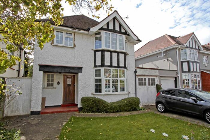 4 Bedroom Detached House To Rent In Hazeldene Drive, Pinner, HA5