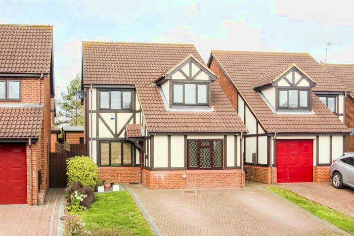 4 Bedroom Detached House To Rent In Paxton Crescent, Shenley Lodge, Milton Keynes, MK5