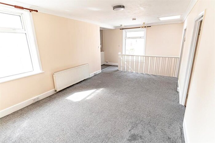 3 Bedroom Flat To Rent In Bennett Road, Bournemouth, BH8