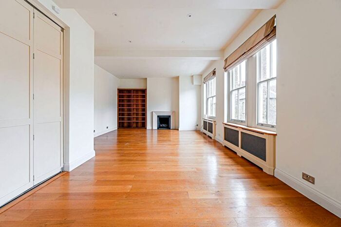 2 Bedroom Flat To Rent In Old Brompton Road, Earls Court, London, SW5