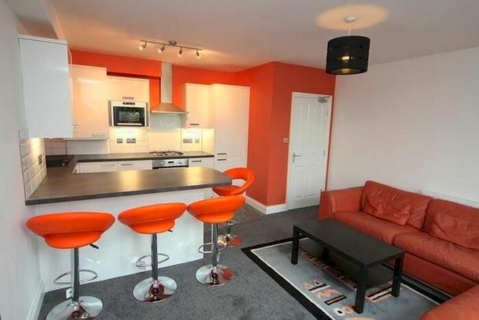 4 Bedroom Flat To Rent In Jesmond Road, Newcastle Upon Tyne NE2