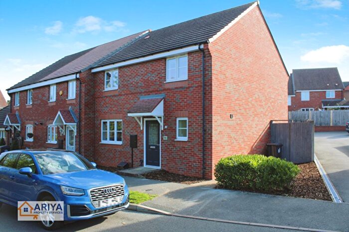 4 Bedroom Semi-Detached House To Rent In Thornborough Way, Hamilton, Leicester, LE5