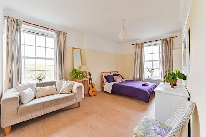 2 Bedroom Flat To Rent In Ascalon Street, Battersea Power Station, London, SW8