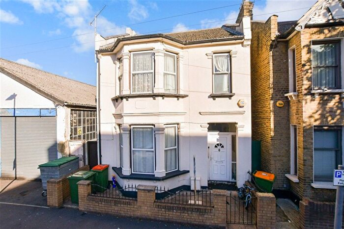 4 Bedroom Detached House For Sale In Cumberland Road, London, E13