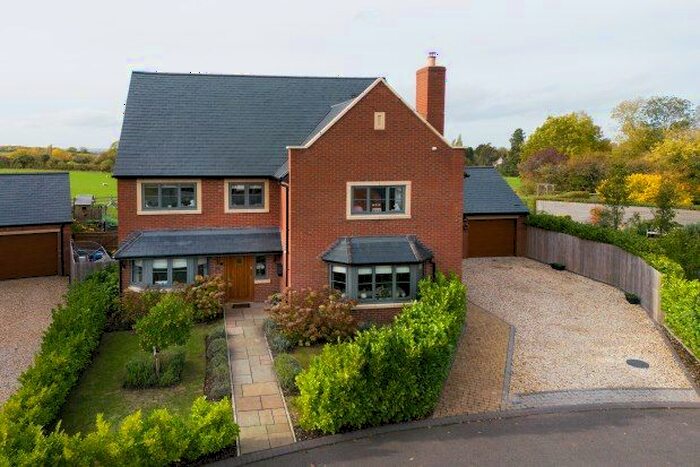 5 Bedroom Detached House To Rent In Farriers Way, Warwick, CV35