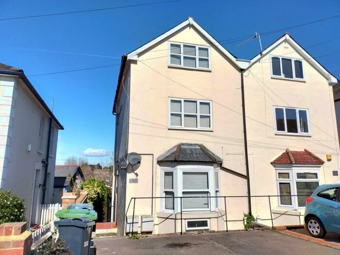 2 Bedroom Apartment To Rent In Grovehill Road, Redhill, RH1