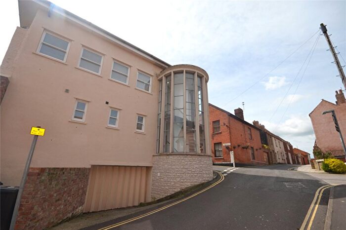 2 Bedroom Flat To Rent In Bond Street, Bridgwater, Somerset, TA6