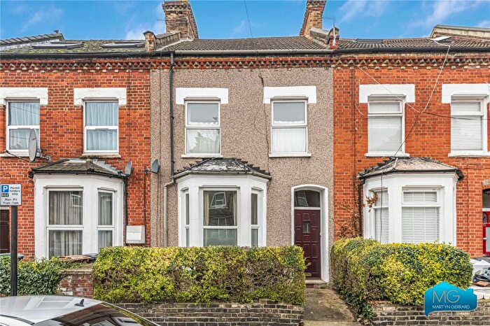 1 Bedroom Apartment To Rent In Hampshire Road, Wood Green, London, N22