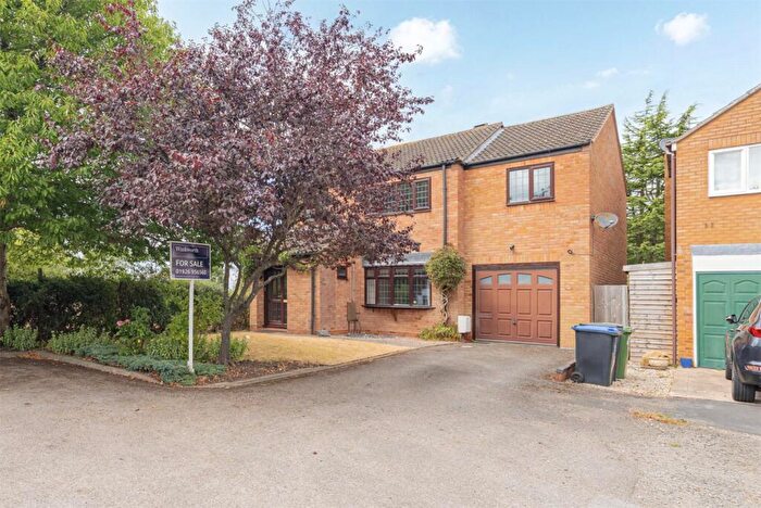 4 Bedroom Detached House For Sale In Curlieu Close, Hampton Magna, Warwick, Warwickshire, CV35