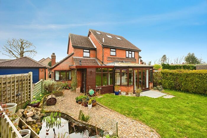 4 Bedroom Detached House For Sale In Dents Grove, Tadworth, Surrey, KT20