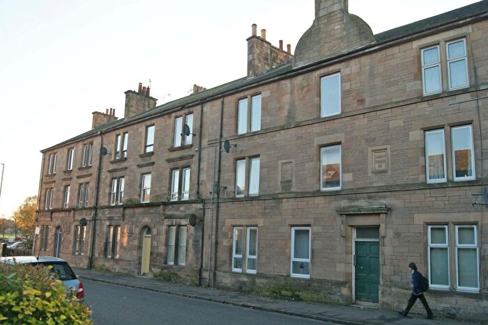 2 Bedroom Flat To Rent In C Main Street, St Ninians, FK7