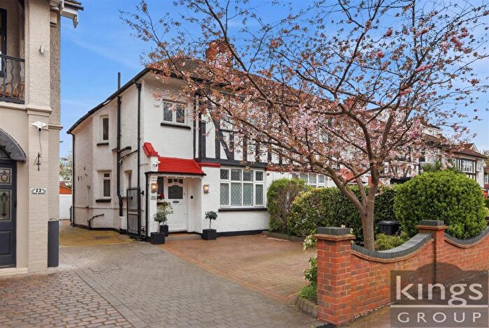 3 Bedroom Semi Detached House For Sale In Park Avenue, Enfield, EN1