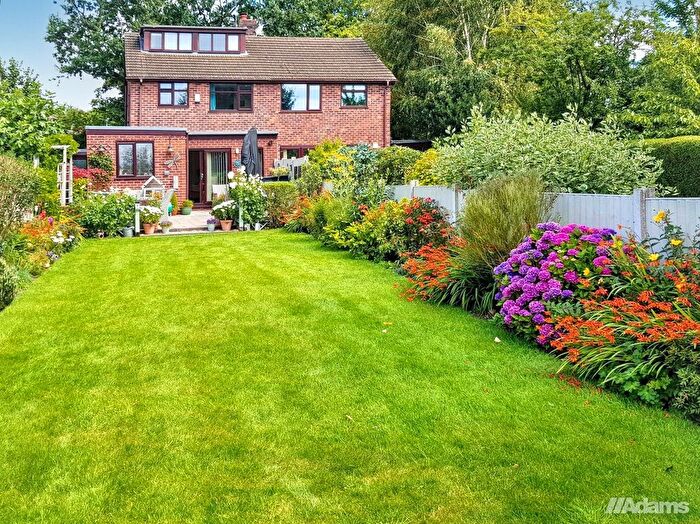 4 Bedroom Semi-Detached House For Sale In Six Acre Lane, Moore, WA4