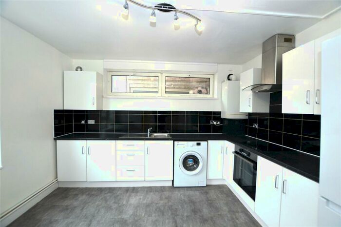 3 Bedroom Apartment To Rent In Woodland Road, London, SE19