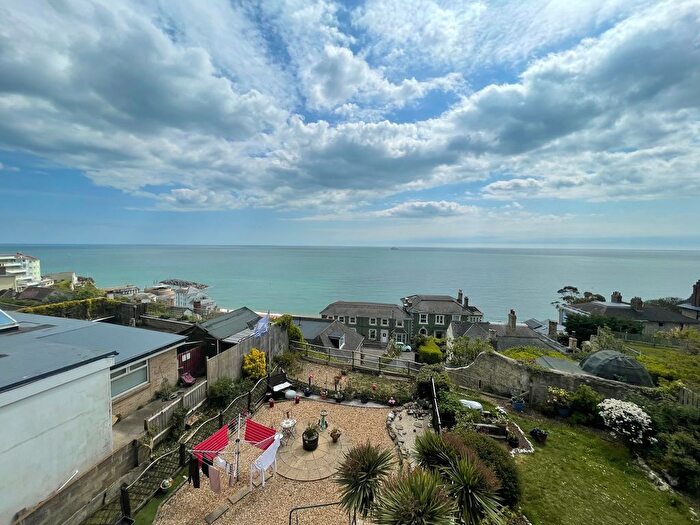 2 Bedroom Flat To Rent In Alpine Road, Ventnor, PO38