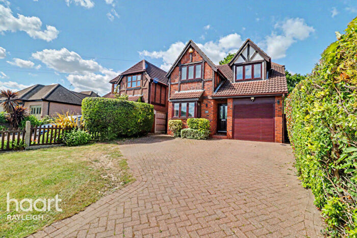 4 Bedroom Detached House For Sale In Hockley Road, Rayleigh, SS6