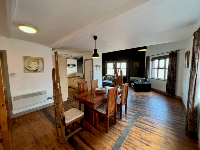 2 Bedroom Apartment To Rent In Ludgate Hill, Manchester, M4