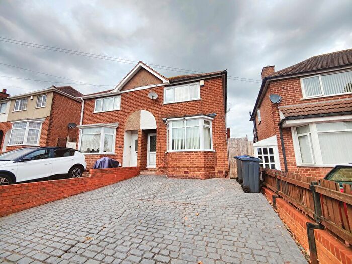 2 Bedroom Semi-Detached House To Rent In Dyas Road, Kingstanding, B44