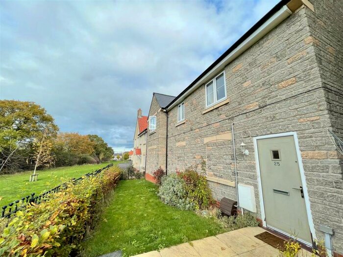 2 Bedroom Coach House To Rent In Honeysuckle Road, Emersons Green, Bristol, BS16