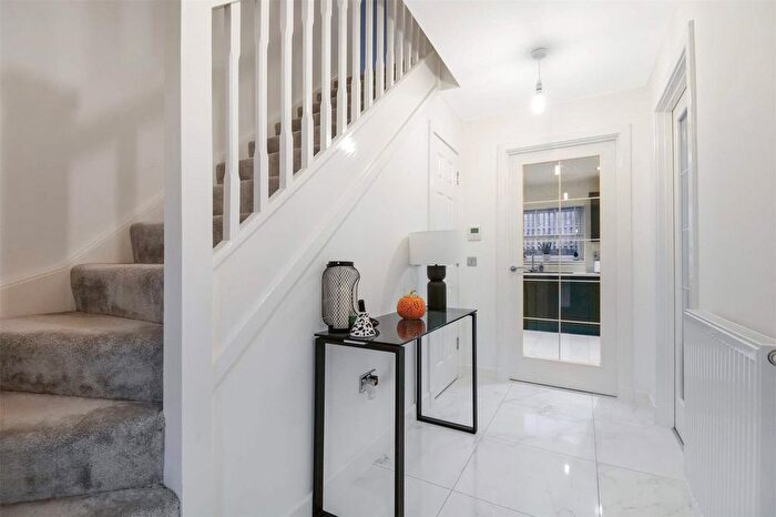 4 Bedroom Detached House For Sale In Binnie Crescent, Gartcosh, Glasgow, North Lanarkshire, G69