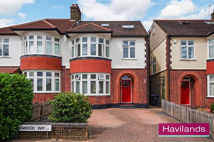 4 Bedroom House For Sale In Ringwood Way, London, N21