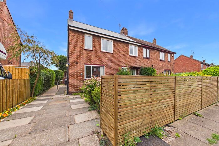 3 Bedroom Semi-detached House For Sale In Quibell Road, Newark, NG24