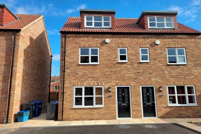 3 Bedroom Semi-Detached House To Rent In Millgate Court, Selby, YO8