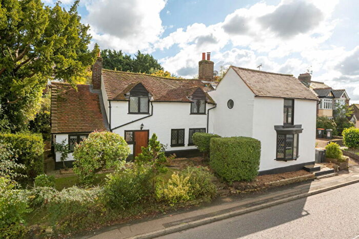 3 Bedroom Detached House For Sale In Woodside Road, Lower Woodside, LU1