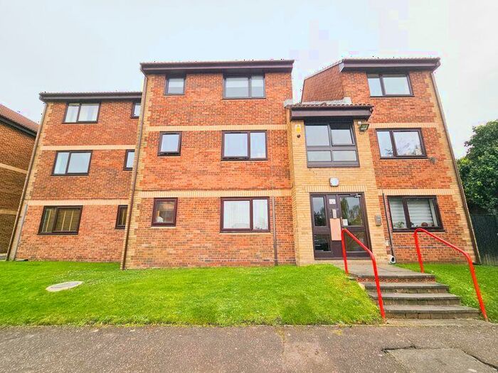 1 Bedroom Flat To Rent In Roots Hall Drive, Southend-On-Sea, SS2
