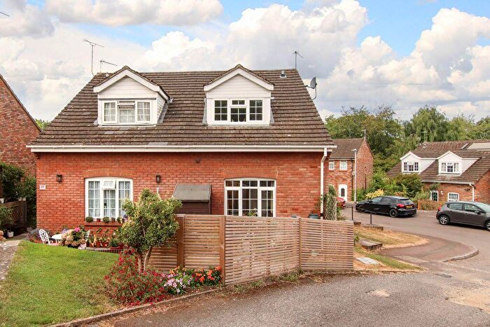 1 Bedroom Terraced House For Sale In Grove Gardens, Tring, HP23