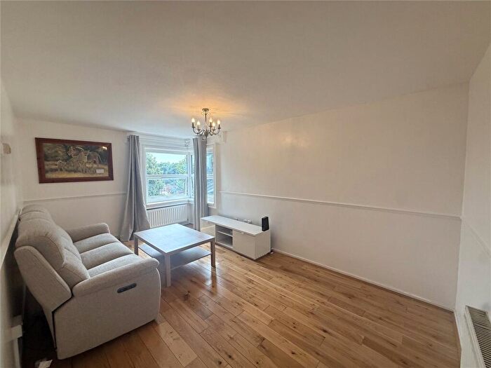2 Bedroom Apartment To Rent In Whitmore Close, London, N11