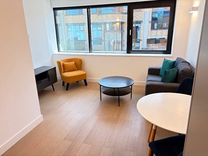 1 Bedroom Flat To Rent In Very Near New Horizons Court Area, Brentford, TW8