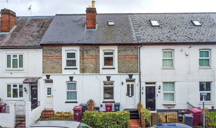 3 Bedroom Terraced House To Rent In Elgar Road, Reading, Berkshire, RG2