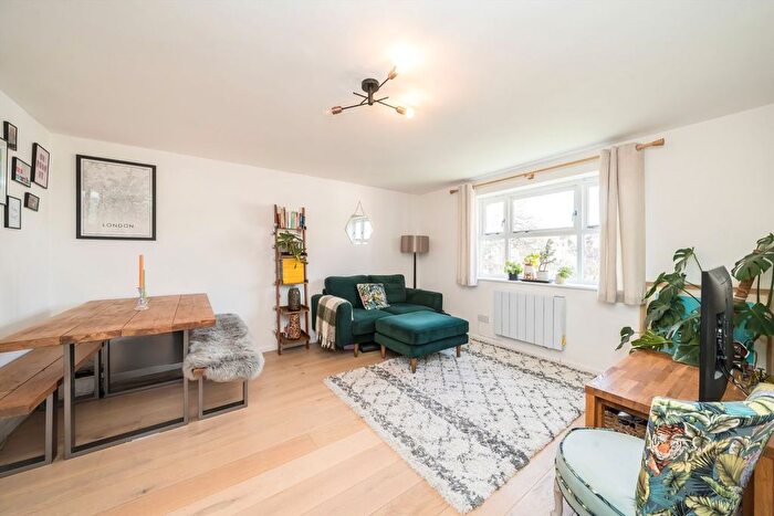 2 Bedroom Flat To Rent In Henry Doulton Drive, Tooting Bec, SW17