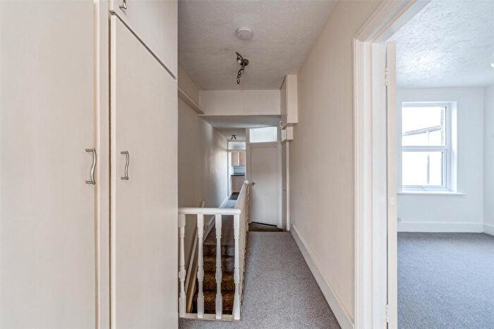 1 Bedroom Flat For Sale In Ham Road, Worthing, West Sussex, BN11