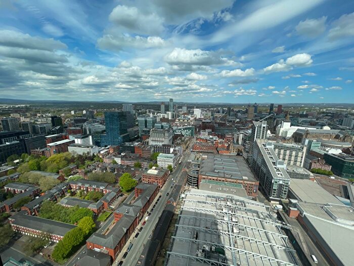 2 Bedroom Flat To Rent In Beetham Tower, Manchester, M3