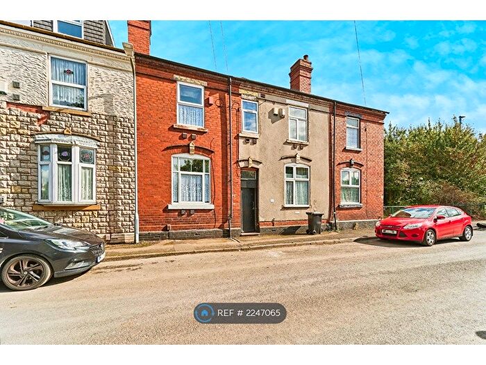 3 Bedroom Terraced House To Rent In Bilhay Lane, West Bromwich, B70
