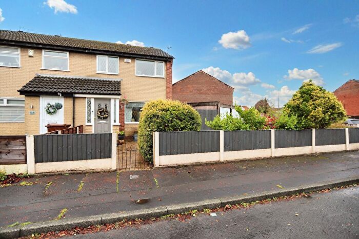 3 Bedroom End Terrace House For Sale In Marston Close, Whitefield, M45