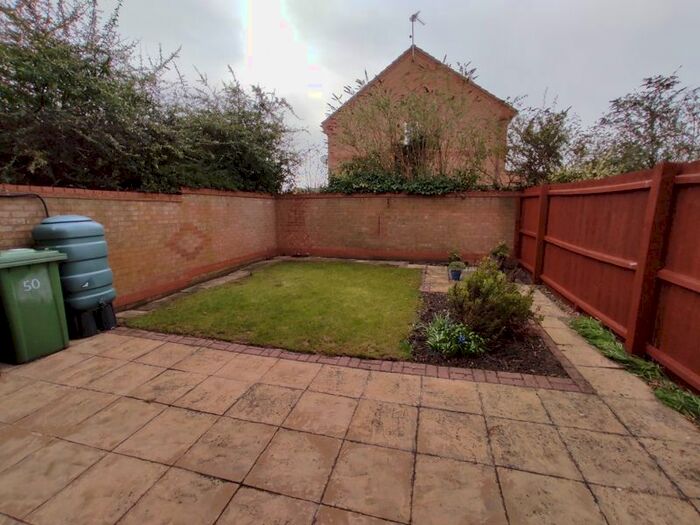 3 Bedroom Semi-Detached House To Rent In Meadenvale, Peterborough, PE1