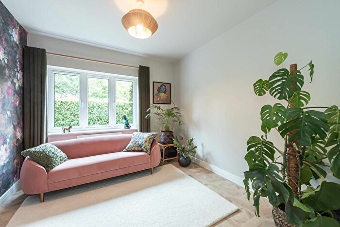 4 Bedroom Detached House For Sale In Chapel Drive, Aston Clinton, HP22