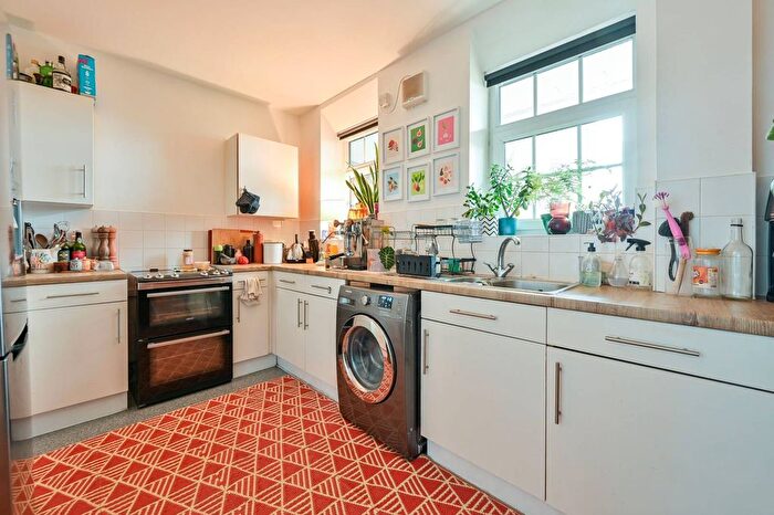 1 Bedroom Flat To Rent In Dog Kennel Hill, East Dulwich, London, SE22