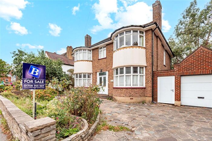 4 Bedroom Detached House For Sale In Upper Brentwood Road, Gidea Park, RM2